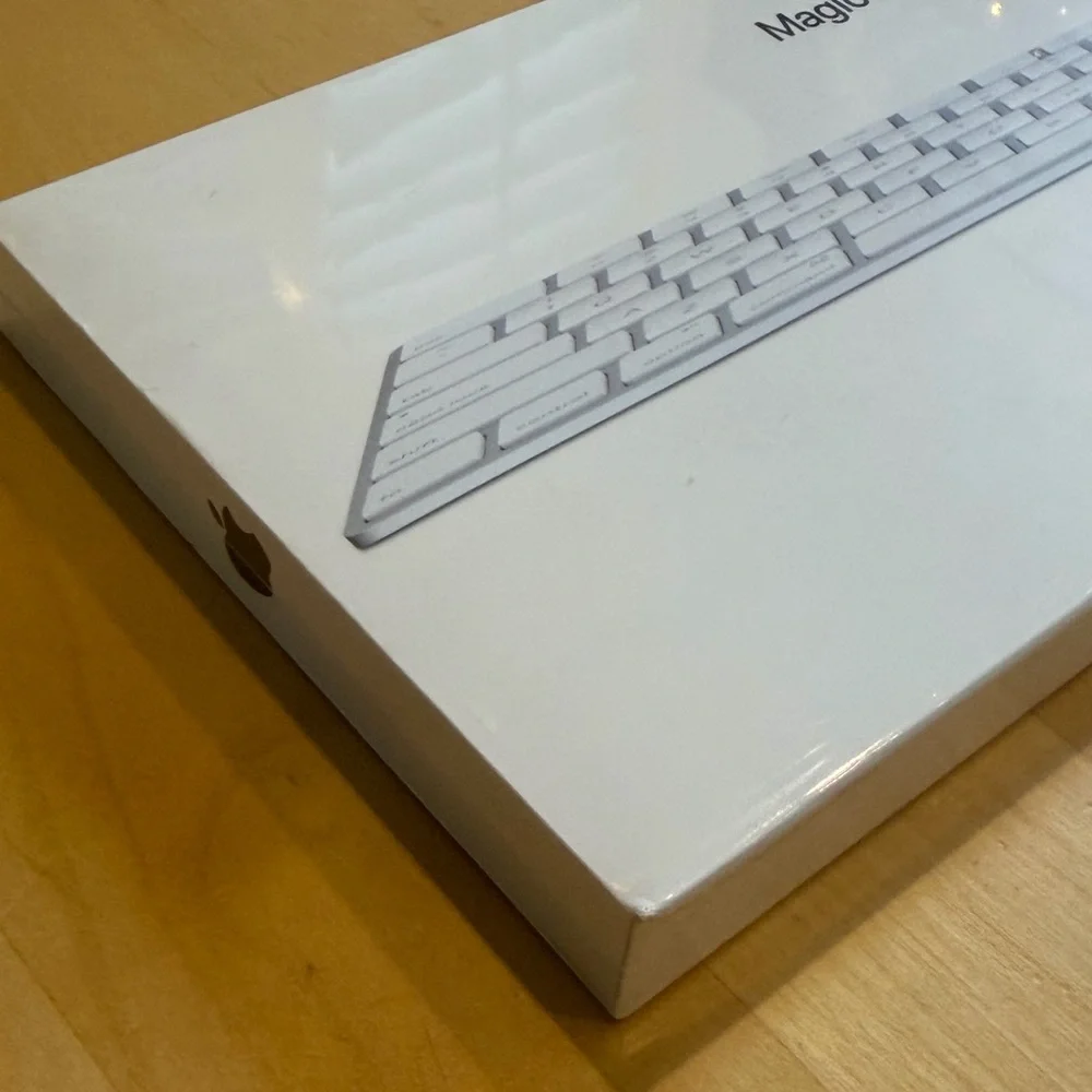 Apple Magic Keyboard in White